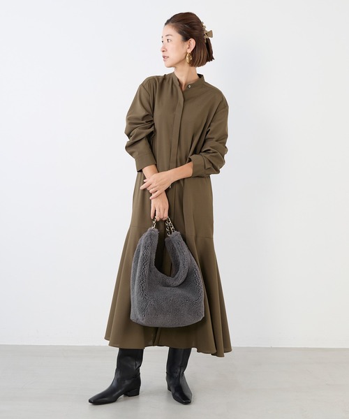 VIOLAd'ORO(ヴィオラドーロ)の「【VIOLAd'ORO】ELMO-ボアムートンチェーンバッグ(ショルダーバッグ・レディース・ダークグレー・FREE)」の2枚目の写真