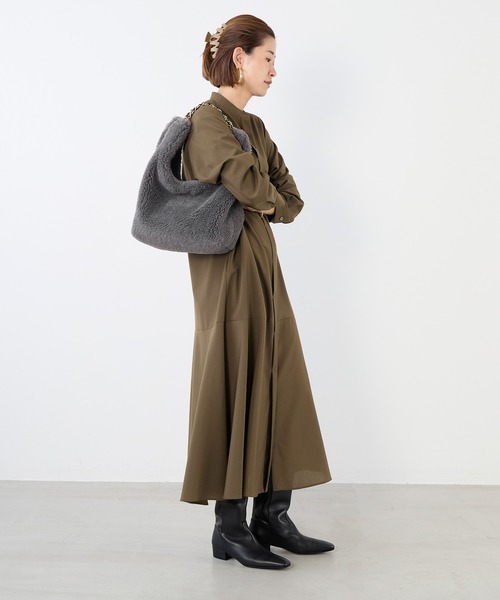 VIOLAd'ORO(ヴィオラドーロ)の「【VIOLAd'ORO】ELMO-ボアムートンチェーンバッグ(ショルダーバッグ・レディース・ダークグレー・FREE)」の5枚目の写真