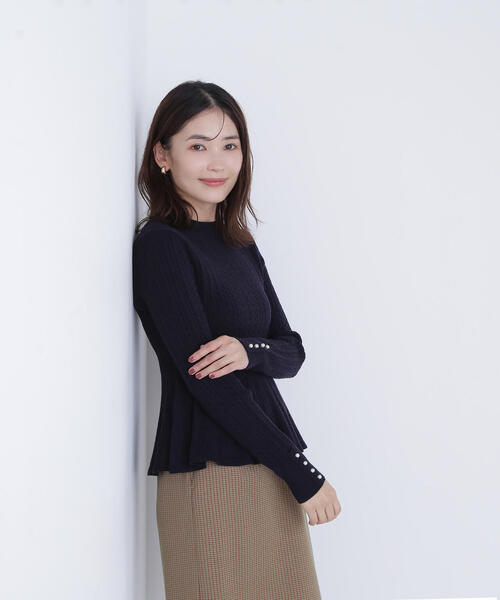 NATURAL BEAUTY BASIC(ナチュラルビューティーベーシック)の「◇ケーブルペプラムニット(ニット/セーター・レディース・ネイビー/ライトグリーン/オフホワイト・FREE)」の9枚目の写真