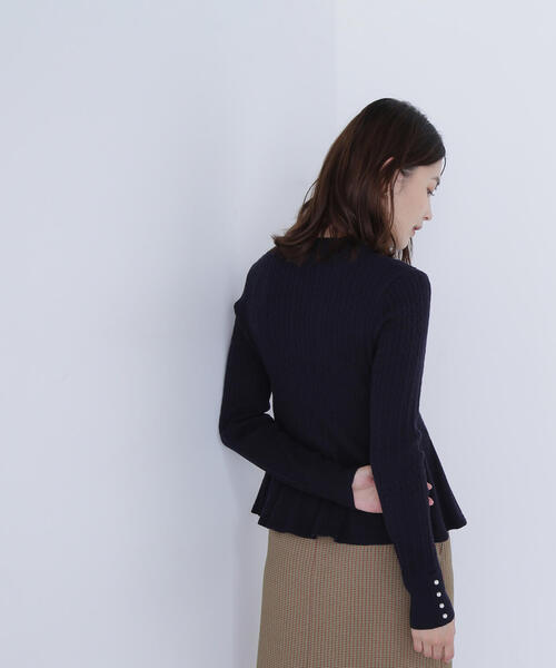 NATURAL BEAUTY BASIC(ナチュラルビューティーベーシック)の「◇ケーブルペプラムニット(ニット/セーター・レディース・ネイビー/ライトグリーン/オフホワイト・FREE)」の11枚目の写真