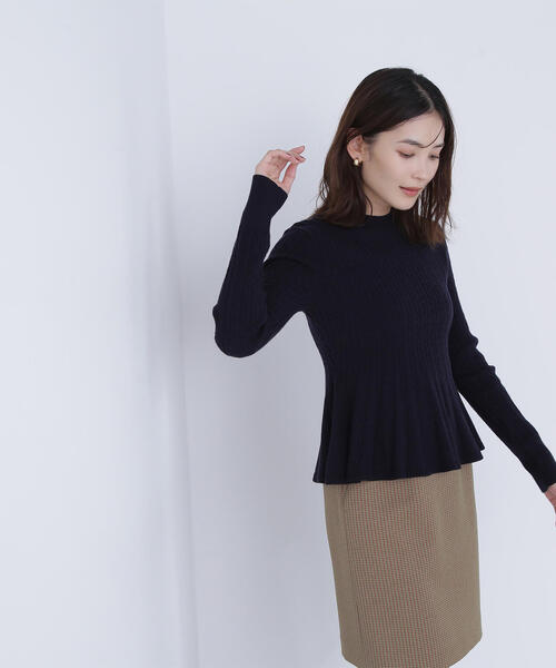 NATURAL BEAUTY BASIC(ナチュラルビューティーベーシック)の「◇ケーブルペプラムニット(ニット/セーター・レディース・ネイビー/ライトグリーン/オフホワイト・FREE)」の13枚目の写真