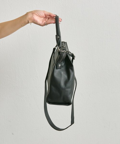 セール】《本革/A4サイズ対応》2wayスクエアショルダーバッグ