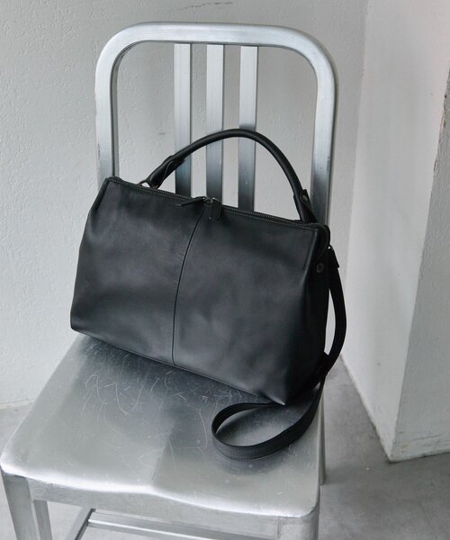 ear PAPILLONNER（イアパピヨネ）の「《本革/A4サイズ対応》2wayスクエアショルダーバッグ（ショルダーバッグ・レディース・ブラック・FREE）」の10枚目の写真