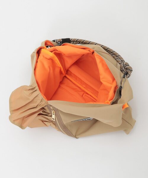 SOFFITTO（ソフィット）の「【RISLEY×OUTDOOR(リズレイ×アウトドア)】トライアングルフリルバッグ［R2501-TFB36］（ショルダーバッグ・レディース・カーキ・FREE）」の7枚目の写真