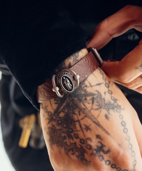 Subciety（サブサエティ）の「Medaille paisley bracelet（ブレスレット・メンズ・ブラック/ブラウン・FREE）」の16枚目の写真