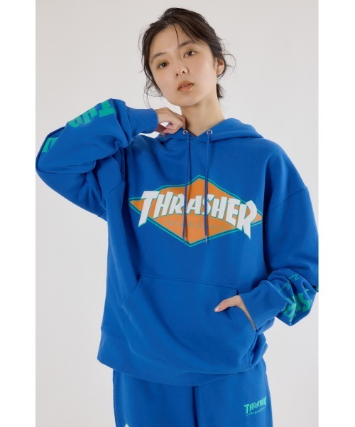 RODEO CROWNS WIDE BOWL（ロデオクラウンズワイドボウル）の「THRASHER レイヤードスウェットパーカー（パーカー・レディース・ブラック/ブルー/グレー×ホワイト・MEDIUM/LARGE）」の4枚目の写真