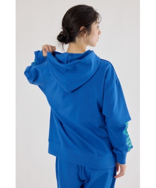 RODEO CROWNS WIDE BOWL（ロデオクラウンズワイドボウル）の「THRASHER レイヤードスウェットパーカー（パーカー・レディース・ブラック/ブルー/グレー×ホワイト・MEDIUM/LARGE）」の6枚目の写真