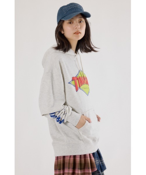 RODEO CROWNS WIDE BOWL（ロデオクラウンズワイドボウル）の「THRASHER レイヤードスウェットパーカー（パーカー・レディース・ブラック/ブルー/グレー×ホワイト・MEDIUM/LARGE）」の22枚目の写真