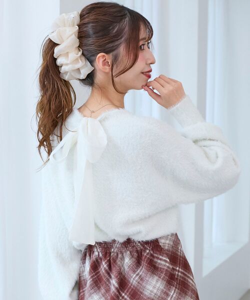 MAJESTIC LEGON(マジェスティックレゴン)の「バックリボンシャギーニット(ニット/セーター・レディース・アイボリー/ピンク/レッド/ラベンダー/チャコールグレー・MEDIUM)」の8枚目の写真