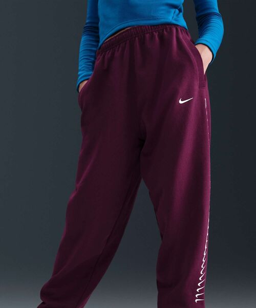 NIKE(ナイキ)の「ナイキ スポーツウェア ガールズ Dri-FIT フリース パンツ / Nike Sportswear Girls' Dri-FIT Fleece Pants HV0736-610 Bordeaux(スウェットパンツ・キッズ・パープル・160/150/140/130)」の2枚目の写真