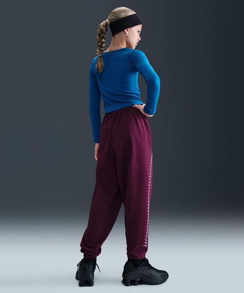 NIKE(ナイキ)の「ナイキ スポーツウェア ガールズ Dri-FIT フリース パンツ / Nike Sportswear Girls' Dri-FIT Fleece Pants HV0736-610 Bordeaux(スウェットパンツ・キッズ・パープル・160/150/140/130)」の4枚目の写真