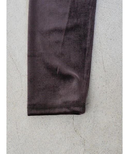 TRUNC（トランクエイティーエイト）の「Velour 2way Body Suits（Tシャツ/カットソー・レディース・ブラック/ブラウン・FREE）」の22枚目の写真