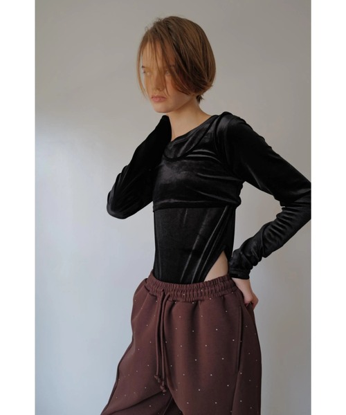 TRUNC（トランクエイティーエイト）の「Velour 2way Body Suits（Tシャツ/カットソー・レディース・ブラック/ブラウン・FREE）」の13枚目の写真