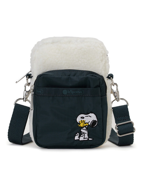 LeSportsac（レスポートサック）の「MINI PHONE BAG ウォームハグフォンバッグ（ショルダーバッグ・レディース・グリーン・FREE）」の4枚目の写真