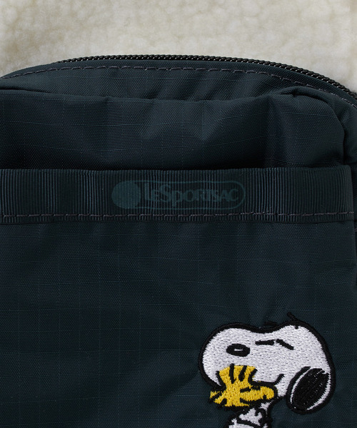 LeSportsac（レスポートサック）の「MINI PHONE BAG ウォームハグフォンバッグ（ショルダーバッグ・レディース・グリーン・FREE）」の11枚目の写真