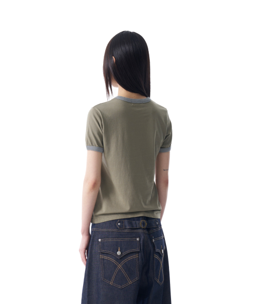 AAKAM(アーカム)の「Logo Patch Ringer Top (Khaki-Gray)(Tシャツ/カットソー・レディース・その他・1/2)」の4枚目の写真