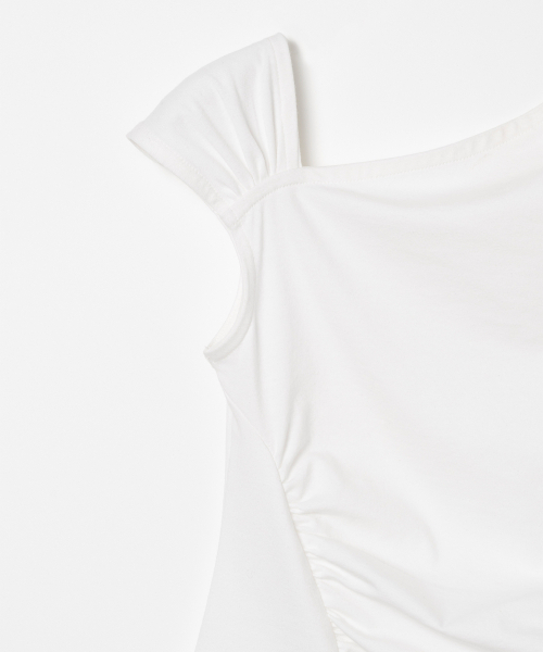 MILLO WOMEN（ミロウーマン）の「アシンメトリックシャーリングトップス[ホワイト]（Tシャツ/カットソー・レディース・その他・SMALL/MEDIUM）」の4枚目の写真