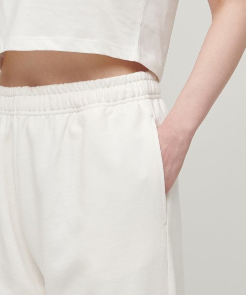 MUSINSA STANDARD WOMAN（ムシンサスタンダードウーマン）の「レディースリラックススウェットパンツ【クリーム】（スウェットパンツ・レディース・その他・SMALL/MEDIUM/LARGE/X-SMALL）」の5枚目の写真