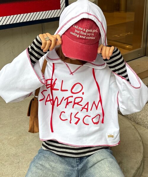 HELLO.SANFRANCISCO（ハローサンフランシスコ）の「■【HELLO.SANFRANCISCO/ハローサンフランシスコ】フーディープリントパーカー（パーカー・レディース・ホワイト/レッド/グレー・ONE SIZE）」の2枚目の写真