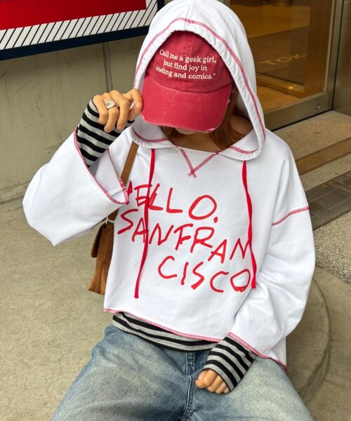 HELLO.SANFRANCISCO（ハローサンフランシスコ）の「■【HELLO.SANFRANCISCO/ハローサンフランシスコ】フーディープリントパーカー（パーカー・レディース・ホワイト/レッド/グレー・ONE SIZE）」の5枚目の写真