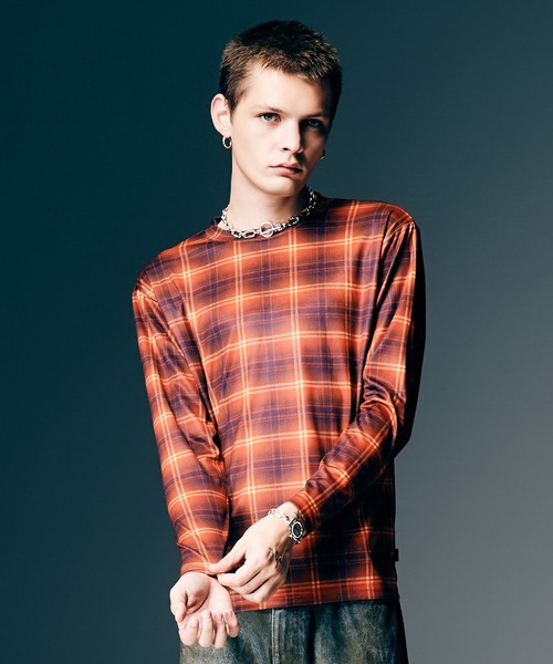 glamb(グラム)の「Tech Mesh Check Cutsew / テックメッシュチェックカットソー(Tシャツ/カットソー・メンズ・パープル/レッド・S/M/L)」の2枚目の写真