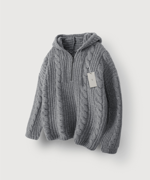 MOOD INSIDE(ムードインサイド)の「グレーのねじりフードハーフジップニット(ニット/セーター・レディース・その他・LARGE/MEDIUM)」の1枚目の写真