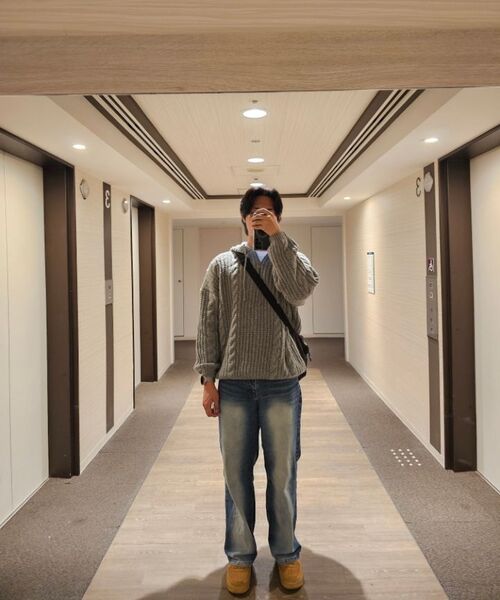 MOOD INSIDE(ムードインサイド)の「グレーのねじりフードハーフジップニット(ニット/セーター・レディース・その他・LARGE/MEDIUM)」の5枚目の写真