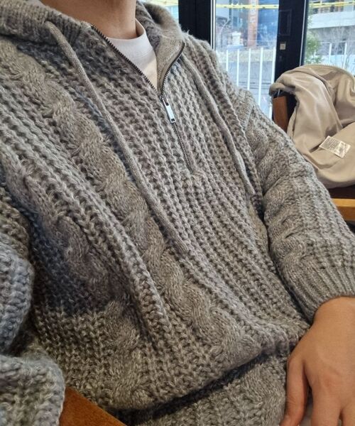 MOOD INSIDE(ムードインサイド)の「グレーのねじりフードハーフジップニット(ニット/セーター・レディース・その他・LARGE/MEDIUM)」の6枚目の写真