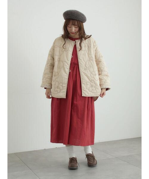 TSUHARU by Samansa Mos2(ツハルバイサマンサモスモス)の「コード刺繍フラワー柄裏地キルトジャケット(ノーカラージャケット・レディース・キナリ/レッド/ブラック・F)」の16枚目の写真