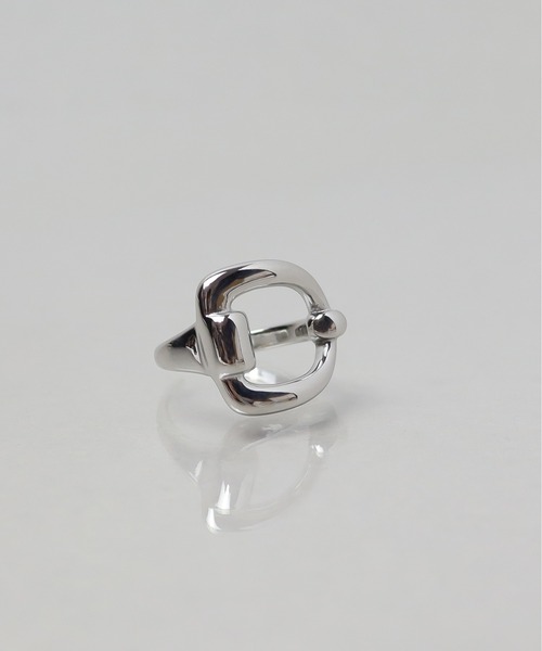 ieLS（イエルズ）の「金属アレルギー対応「ieLS」ステンレス　バックルモチーフ フリーリング（リング・メンズ・ゴールド/シルバー・FREE）」の3枚目の写真