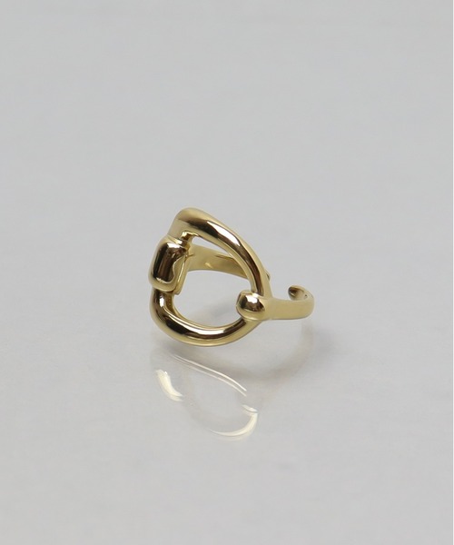 ieLS（イエルズ）の「金属アレルギー対応「ieLS」ステンレス　バックルモチーフ フリーリング（リング・メンズ・ゴールド/シルバー・FREE）」の4枚目の写真