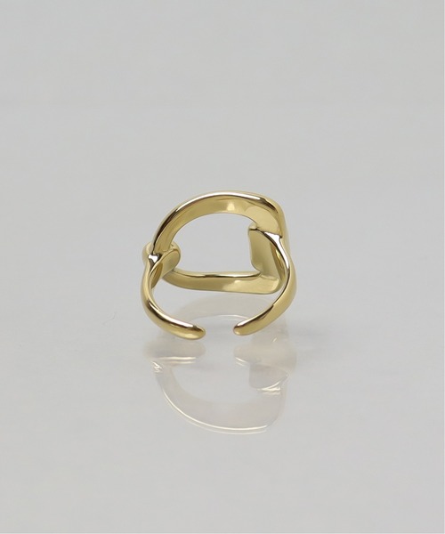 ieLS（イエルズ）の「金属アレルギー対応「ieLS」ステンレス　バックルモチーフ フリーリング（リング・メンズ・ゴールド/シルバー・FREE）」の6枚目の写真
