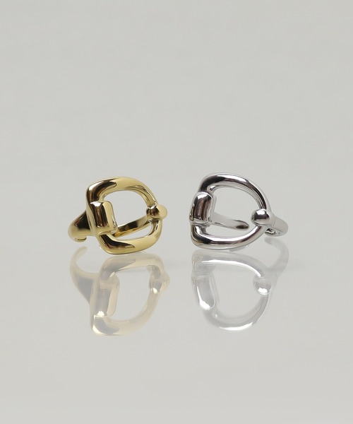 ieLS（イエルズ）の「金属アレルギー対応「ieLS」ステンレス　バックルモチーフ フリーリング（リング・メンズ・ゴールド/シルバー・FREE）」の7枚目の写真