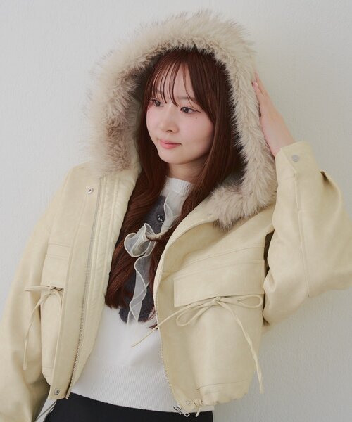 Another Branch olive des olive（アナザーブランチオリーブデオリーブ）の「フードファーリボンブルゾン（ブルゾン・レディース・チャコールグレー/アイボリー/ブラウン・FREE）」の2枚目の写真