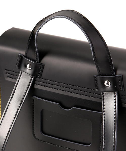 Dr. Martens(ドクターマーチン)の「Dr.Martens/ドクターマーチン/Mini BackPack/ミニ レザーバックパック(バックパック/リュック・レディース・ブラック・F)」の10枚目の写真