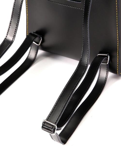 Dr. Martens(ドクターマーチン)の「Dr.Martens/ドクターマーチン/Mini BackPack/ミニ レザーバックパック(バックパック/リュック・レディース・ブラック・F)」の12枚目の写真
