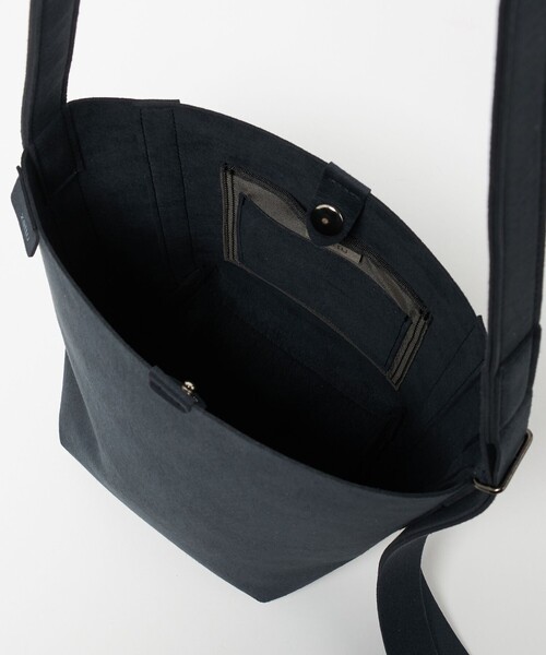 zattu（ザッツ）の「＜zattu＞PIPPA/ショルダーポーチ（ショルダーバッグ・メンズ・グレー系/ブラック・FREE）」の10枚目の写真