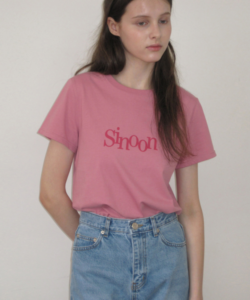 SINOON（シヌーン）の「Sinoon Signature Logo T-Shirts (Deep Pink)（Tシャツ/カットソー・レディース・その他・S/M）」の2枚目の写真