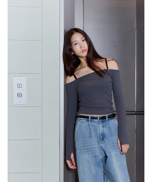 Bb' BENETTON(ビーフラットベネトン)の「オフショルダーTシャツ (ダークグレー)(Tシャツ/カットソー・レディース・その他・S/M)」の3枚目の写真