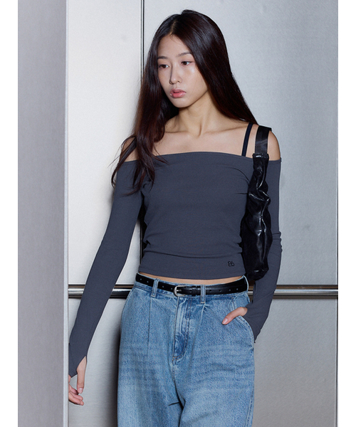 Bb' BENETTON(ビーフラットベネトン)の「オフショルダーTシャツ (ダークグレー)(Tシャツ/カットソー・レディース・その他・S/M)」の4枚目の写真