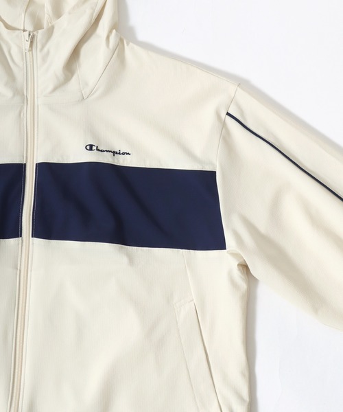 Champion（チャンピオン）の「Champion（チャンピオン）UVカット ストレッチ ブルゾンパーカー/ライトアウター/リラックスフィット（マウンテンパーカー・レディース・アイボリー/グレイッシュベージュ/グレイッシュブルー・M/L）」の20枚目の写真