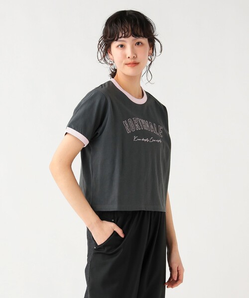 BEAMS HEART(ビームスハート)の「リンガー ロゴ Tシャツ(Tシャツ/カットソー・レディース・ホワイト系その他5/オフホワイト/チャコールグレー・FREE)」の6枚目の写真