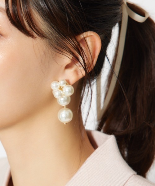 rienda（リエンダ）の「ランダムメニーフェイクパールピアス（ピアス（両耳用）・レディース・クリア/ホワイト・FREE）」の2枚目の写真