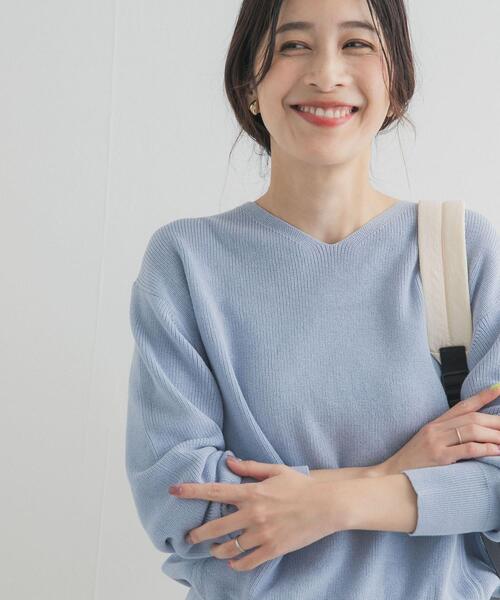 URBAN RESEARCH DOORS（アーバンリサーチドアーズ）の「コットン畦Vネックニット（ニット/セーター・レディース・ピンク/アイボリー/ライトブルー・FREE）」の3枚目の写真