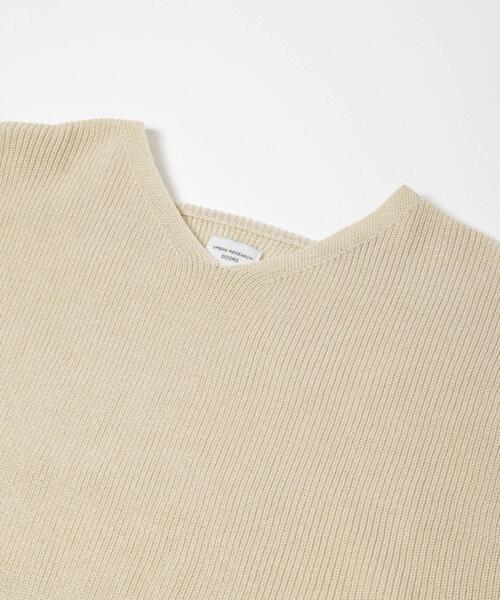 URBAN RESEARCH DOORS（アーバンリサーチドアーズ）の「コットン畦Vネックニット（ニット/セーター・レディース・ピンク/アイボリー/ライトブルー・FREE）」の5枚目の写真