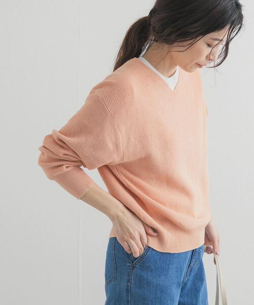 URBAN RESEARCH DOORS（アーバンリサーチドアーズ）の「コットン畦Vネックニット（ニット/セーター・レディース・ピンク/アイボリー/ライトブルー・FREE）」の6枚目の写真