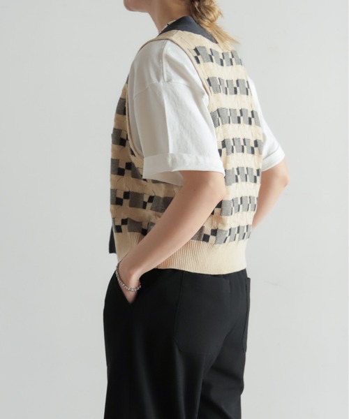 NOMBRE IMPAIR(ノンブルアンペール)の「綿麻ブロックジャガード ニットジレ(ベスト・レディース・オレンジ/チャコールグレー・FREE)」の5枚目の写真
