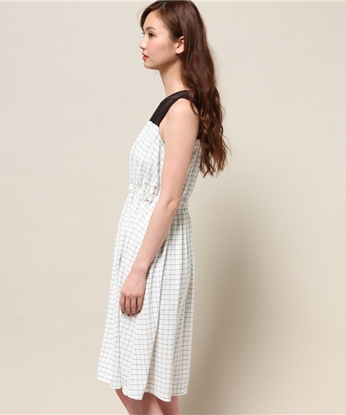 TATRAS CONCEPT STORE（タトラスコンセプトストア）の「HAN AHN SOON（ハンアンスン）チェックコンビワンピース（ワンピース・レディース・ホワイト/ブラック・FREE）」の4枚目の写真