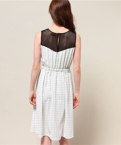 TATRAS CONCEPT STORE（タトラスコンセプトストア）の「HAN AHN SOON（ハンアンスン）チェックコンビワンピース（ワンピース・レディース・ホワイト/ブラック・FREE）」の5枚目の写真