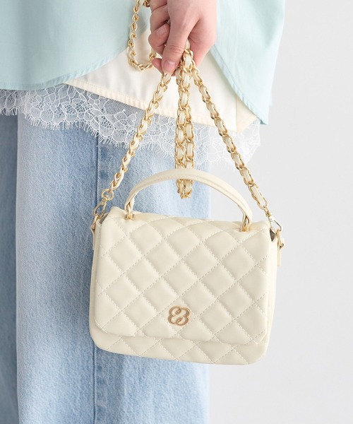 earth music&ecology（アースミュージックアンドエコロジー）の「2WAYチェーンコンパクトバッグ（ショルダーバッグ・レディース・アイボリー/ブラック/グリーン/ベージュ・FREE）」の2枚目の写真